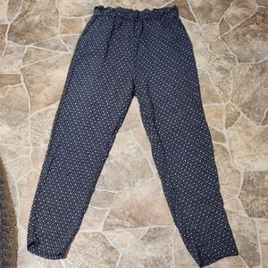 H&M Women's Black Patterned Cropped Pants